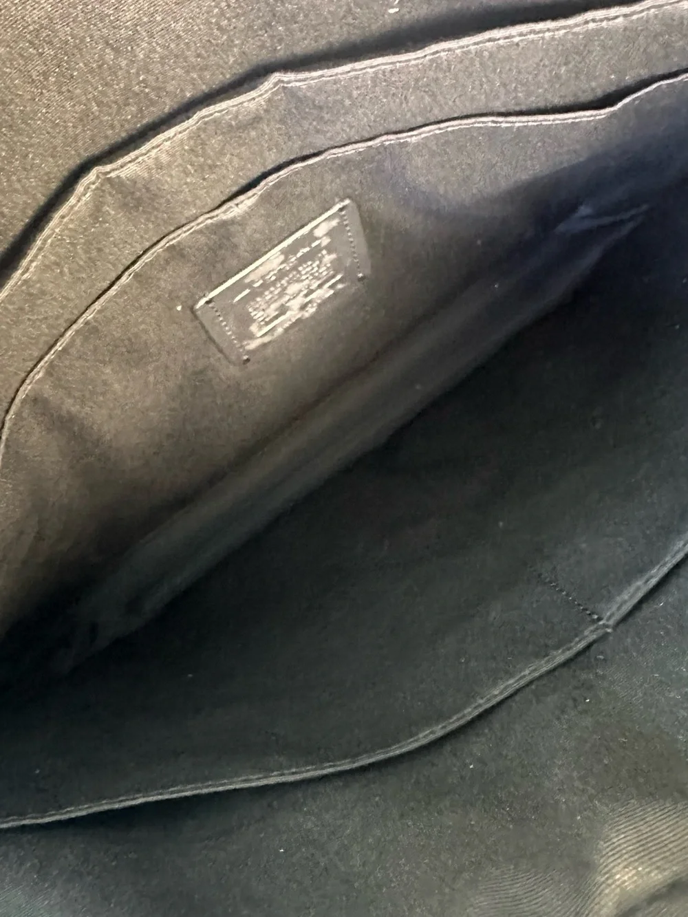 Coach F39022 Black Crossgrain Leather Briefcase Laptop Bag Crossbody Strap